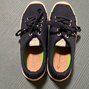 Cariuma navy shoes